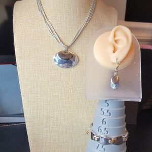 NWOT Napier Oval Pendant Necklace with Matching Drop Earrings & Bracelet Set